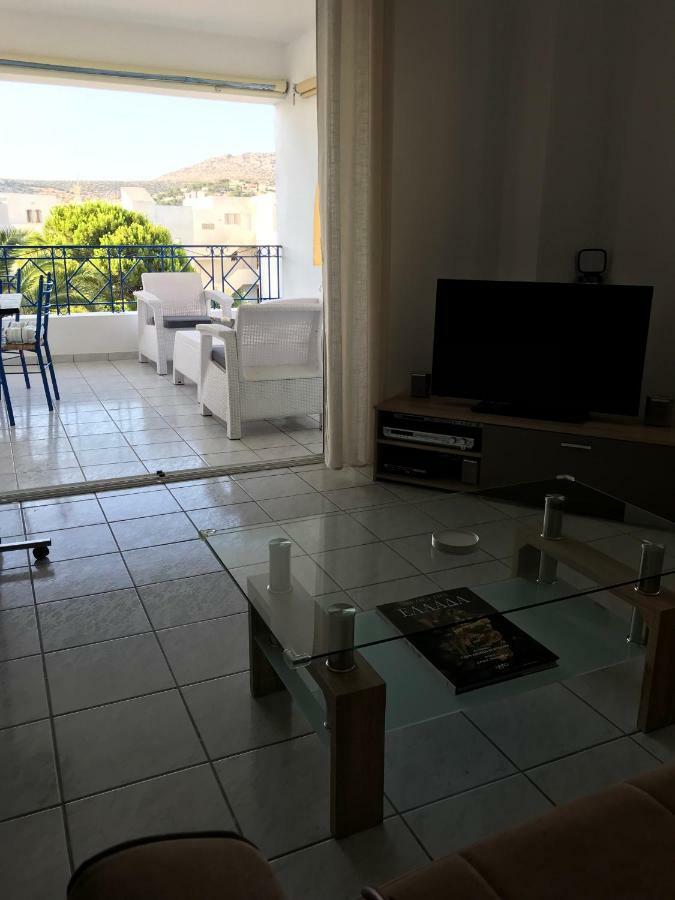 The Swan And The Gull, Porto Rafti Yacht Harbor Apartment Экстерьер фото