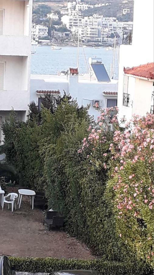 The Swan And The Gull, Porto Rafti Yacht Harbor Apartment Экстерьер фото
